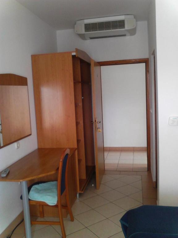Guest House Frane Паг Екстер'єр фото
